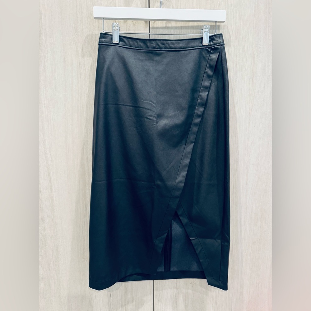 Abercrombie & Fitch Black Asymmetrical Skirt Sz S